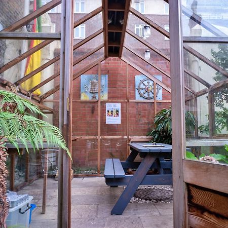 Lotus Guesthouse Лондон Экстерьер фото