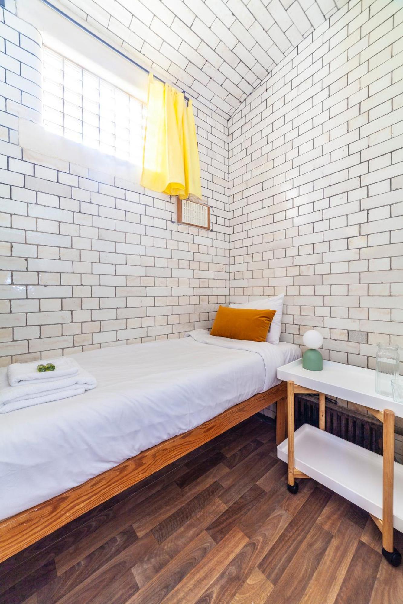 Lotus Guesthouse Лондон Экстерьер фото