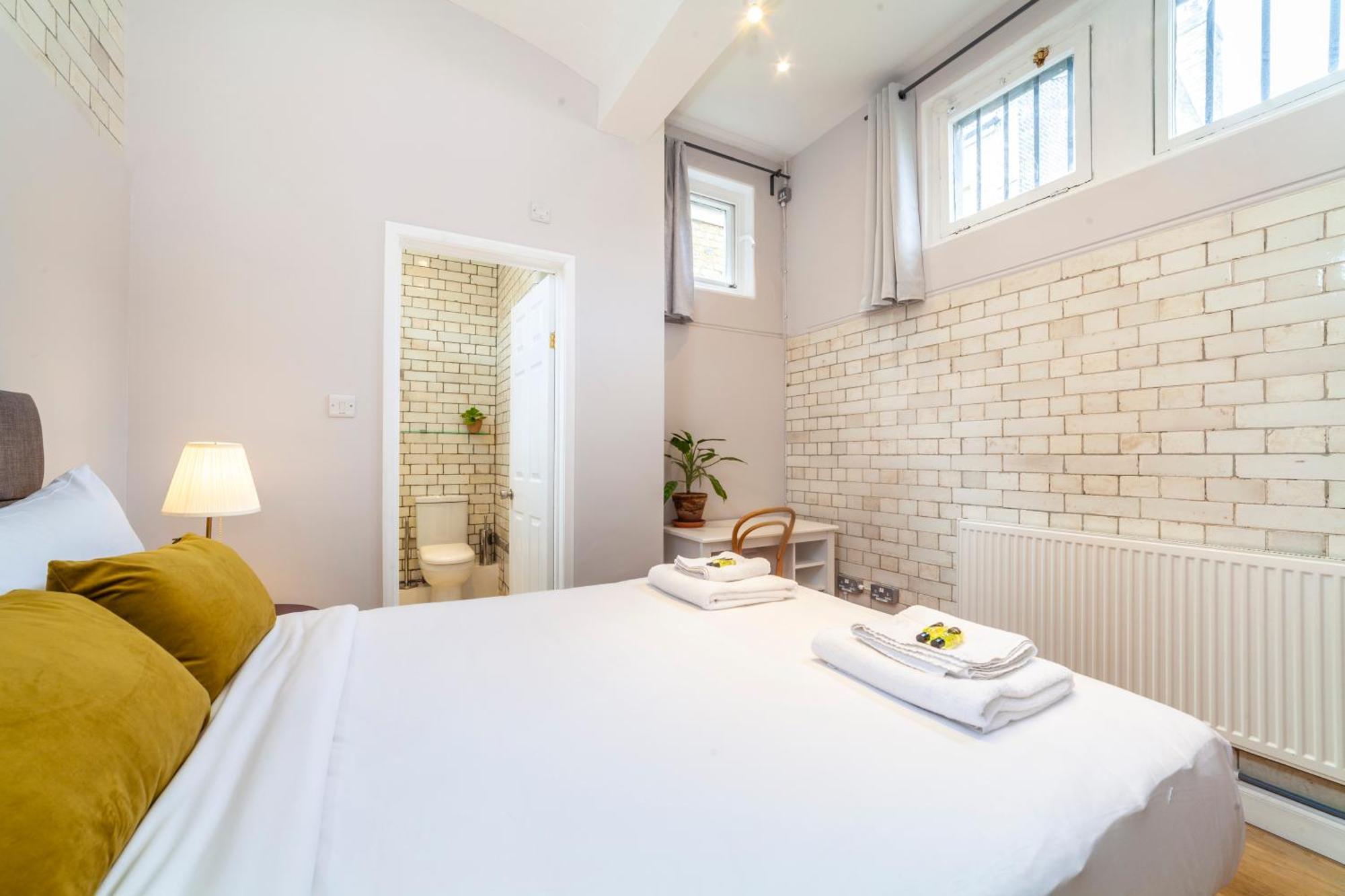 Lotus Guesthouse Лондон Экстерьер фото